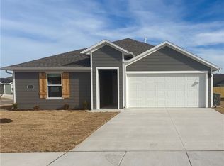 521 Mac St, Prairie Grove, AR 72753