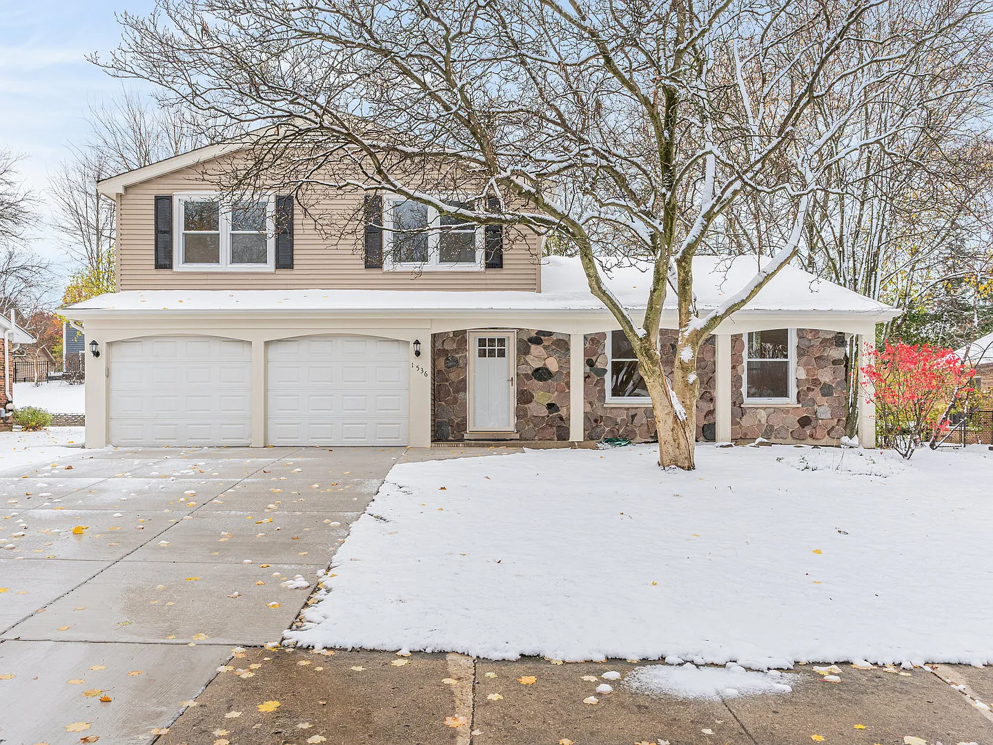 1536 Chippewa Dr photo 1