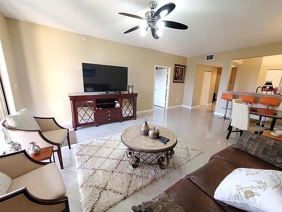 3rd image of 800 Uno Lago Dr APT 404