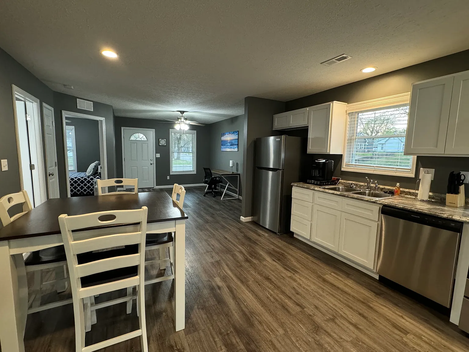 2 bed, 1086 sqft, $1,600 — Photo 1