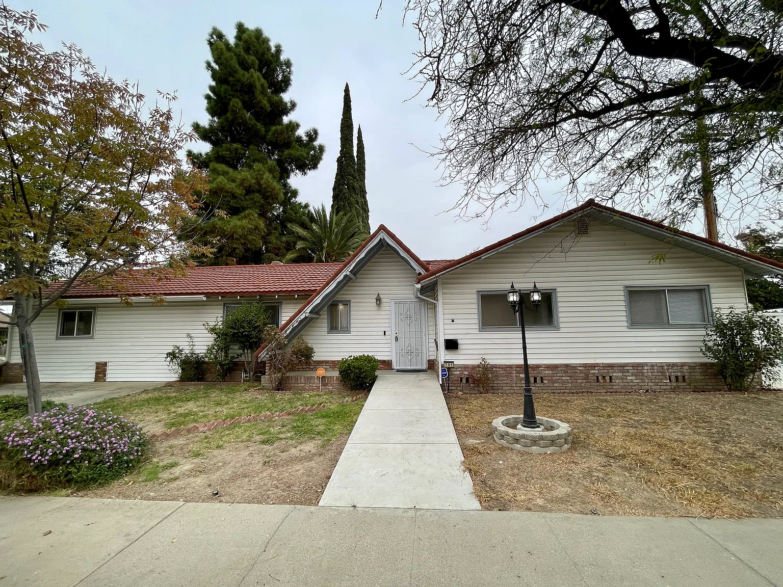 4 bed, 1248 sqft, $2,400 — Photo 1