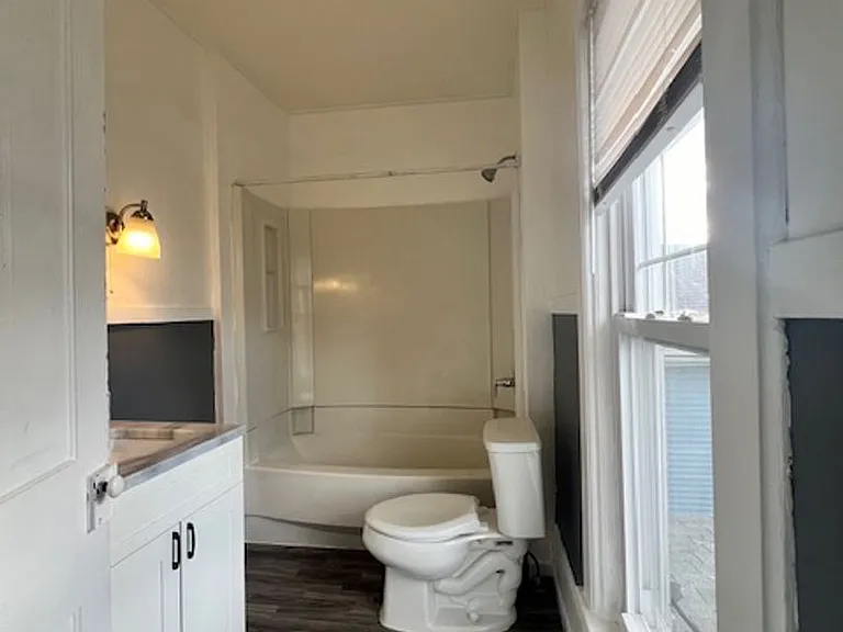 137 Main St N — Photo 14