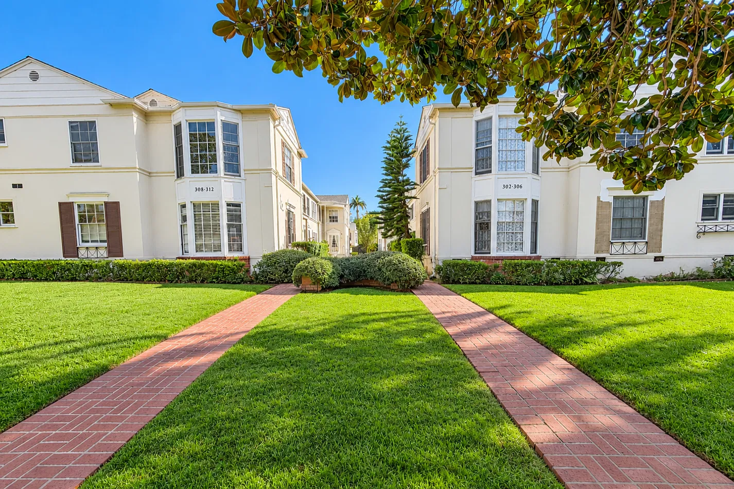 302-312 San Vicente Blvs — Photo 4