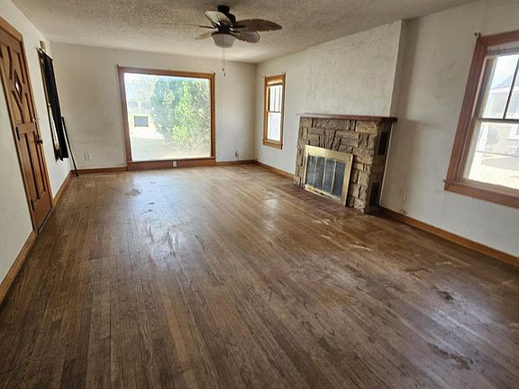 3rd image of 1335 S Avenue F