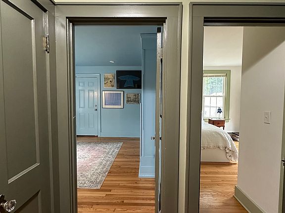 3rd image of 105 Walnut Street