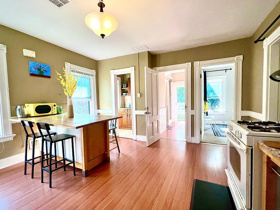 128 Nash St #3F