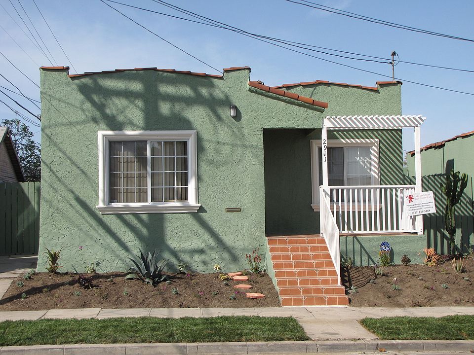 1st image of 2911 W 62nd St