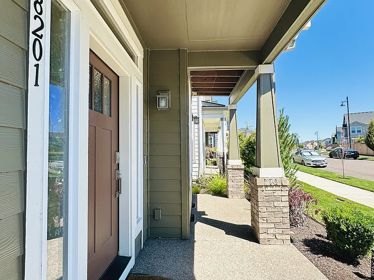 8201 SE Crabapple St — Photo 2
