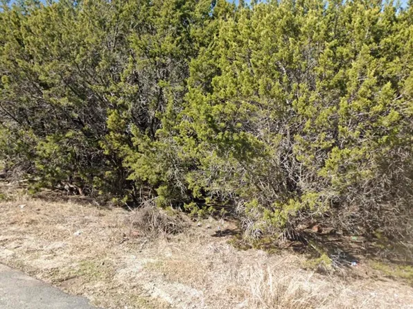 820 Arrowhead Ct, Granbury, TX 76048