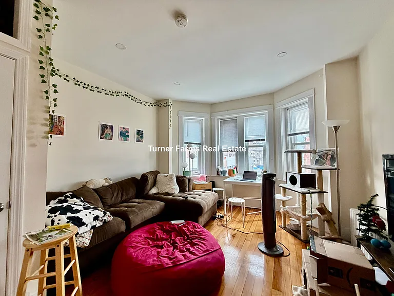 215 Harvard Ave — Photo 4