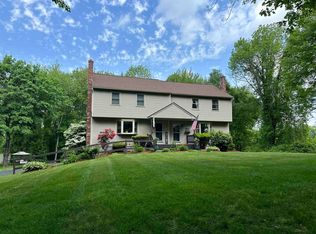 72 Brookdale Rd, Salem, NH 03079