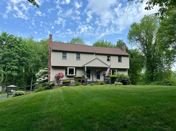 72 Brookdale Road, Salem, NH 03079