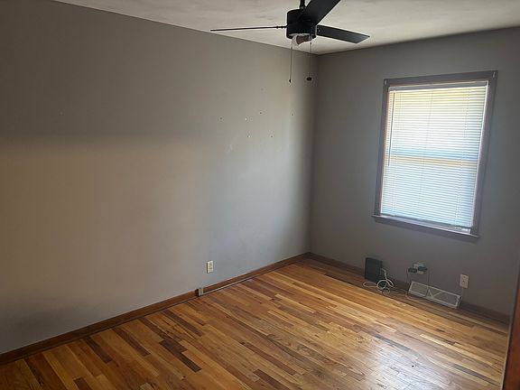 4th image of 2424 S 123rd Ave