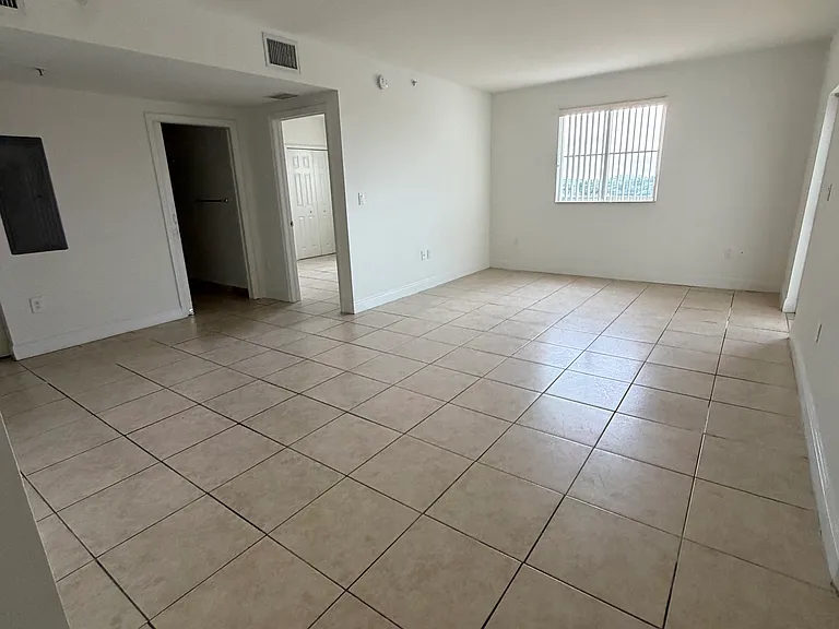 6357 SW 8th St #702 — Photo 12