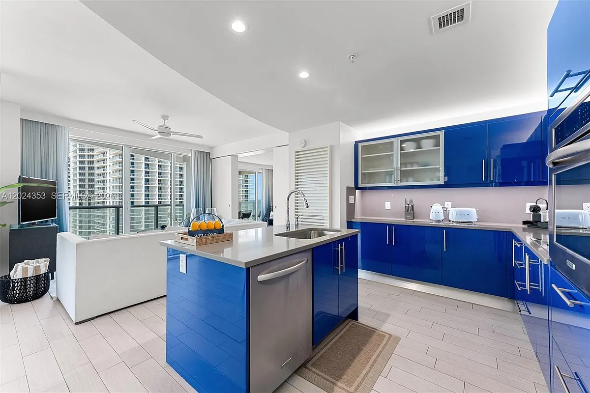 Building Photo - 3101 Bayshore Dr #1508