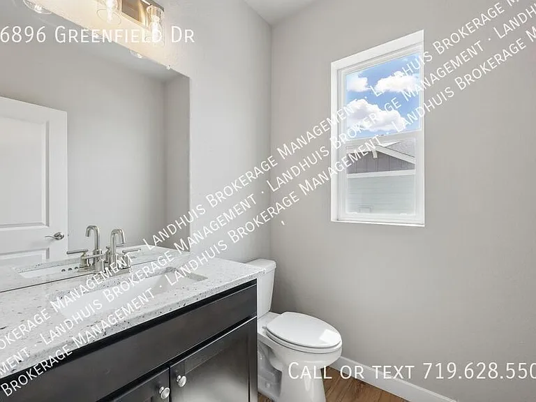 16896 Greenfield Dr — Photo 7