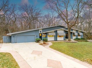 1616 Berne Cir NE, Minneapolis, MN 55421