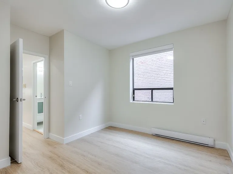 240 Durie St #305 — Photo 10