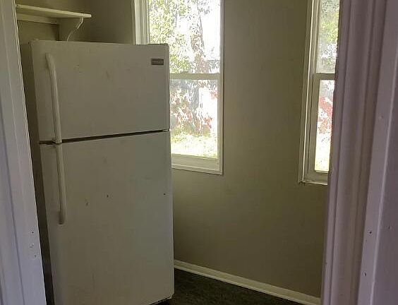 4th image of 825 ST CLAIR Street