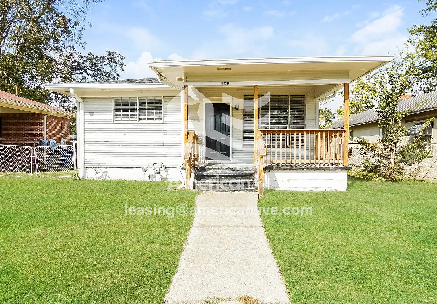 3 bed, 2.0 bath, 1296 sqft, $1,325 — Photo 1