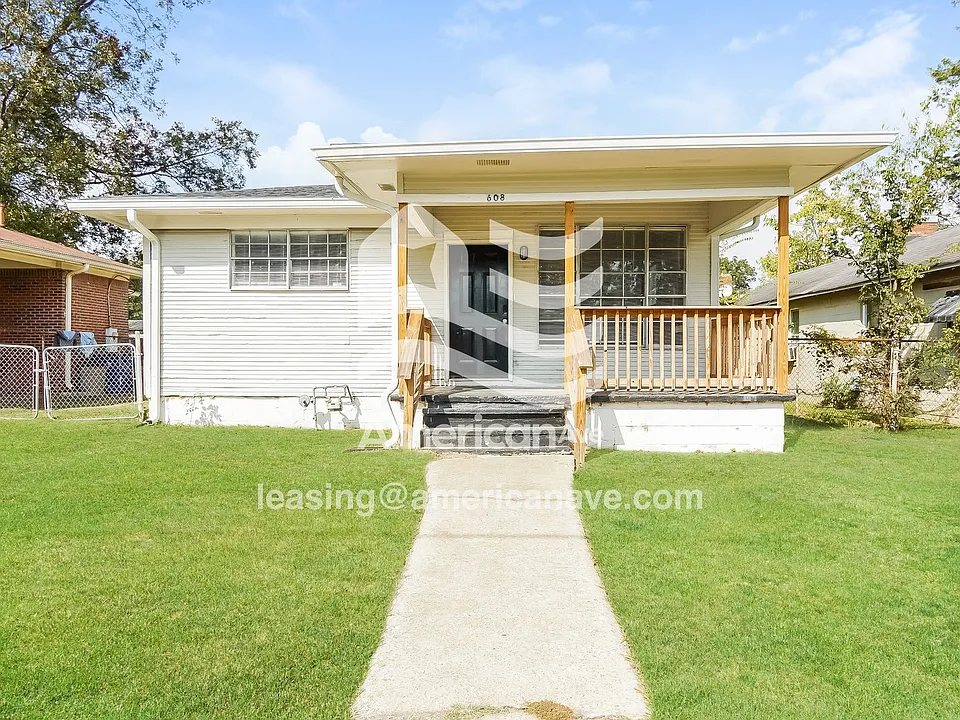 608 Jerry Coleman St
