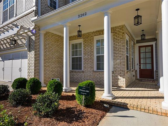 3rd image of 2262 Haventree Ct