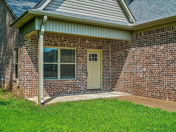 4th image of 142 Anna Ln