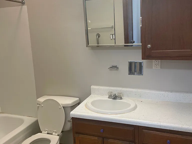 211 S Harrison Ave #16 — Photo 5