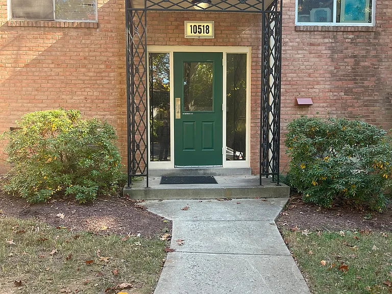 10518 Weymouth St #103 — Photo 12