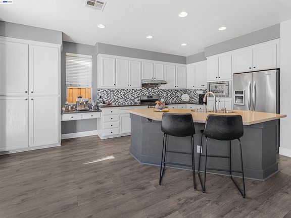 4th image of 308 Arrowhead Way