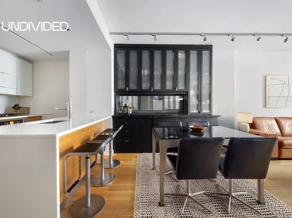 303 East 33rd Street 3G image 3 of 14