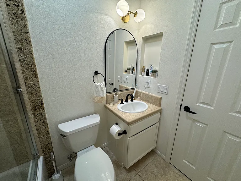 2919 E St #1 — Photo 12
