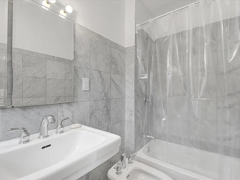 118 Van Etten Blvd — Photo 13