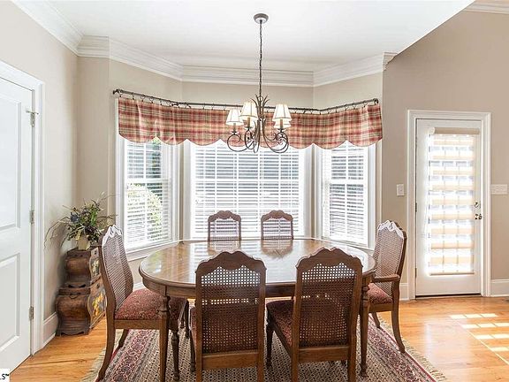 5th image of 211 Green Arbor Ln