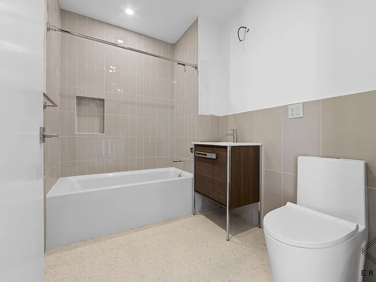 840 New York Ave #3F — Photo 11