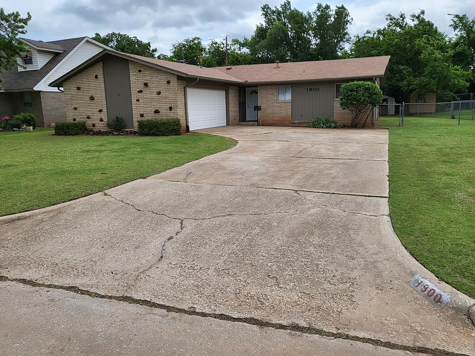 1st image of 1800 Bellaire Dr