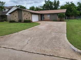 1800 Bellaire Dr, Moore, OK 73160