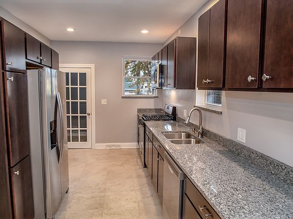 5th image of 5627 S Sacramento Ave