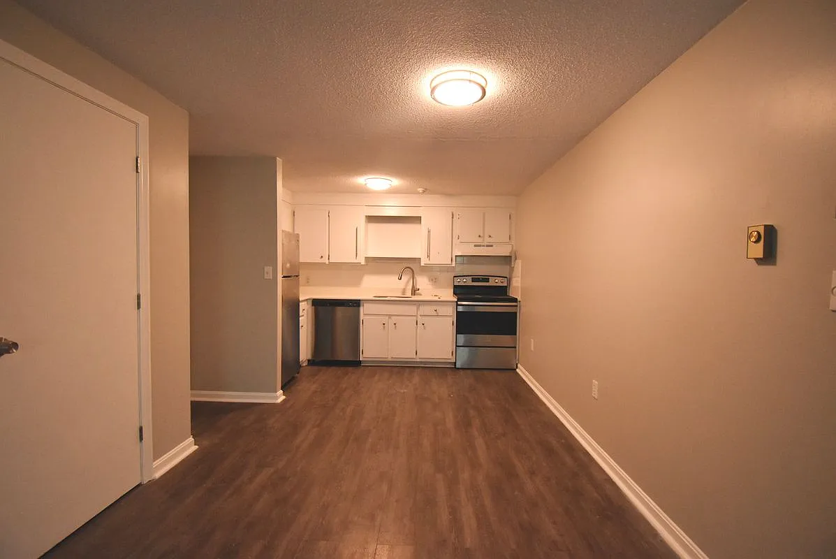 2 bed, 1.0 bath, 750 sqft, $2,500 — Photo 1