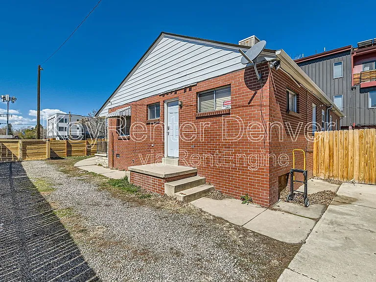 1540 N Zenobia St — Photo 17