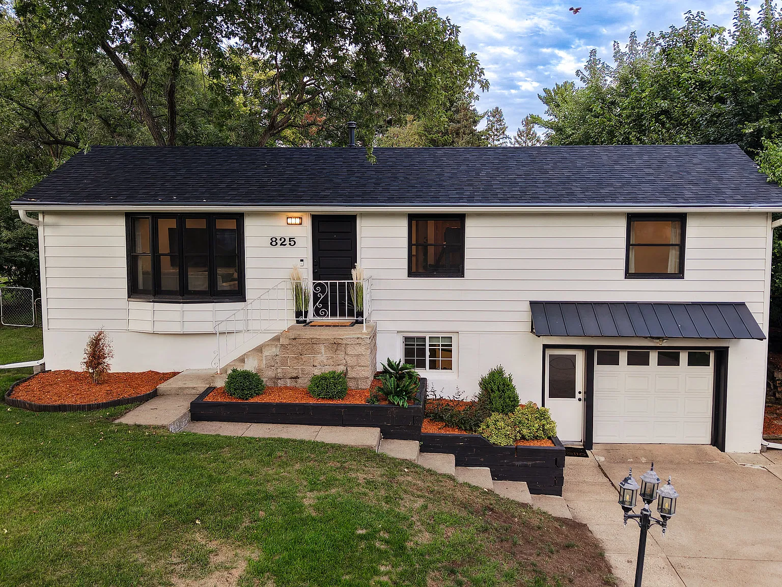 3 bed, 1854 sqft, $3,400 — Photo 2