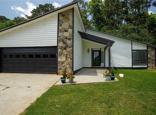 812 Steeple Chase Dr, Lawrenceville, GA 30044