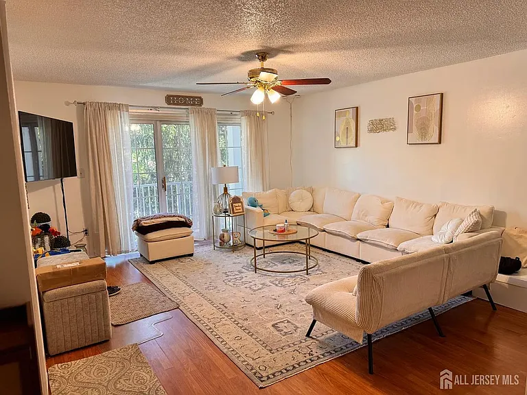73 Rachel Ct — Photo 9