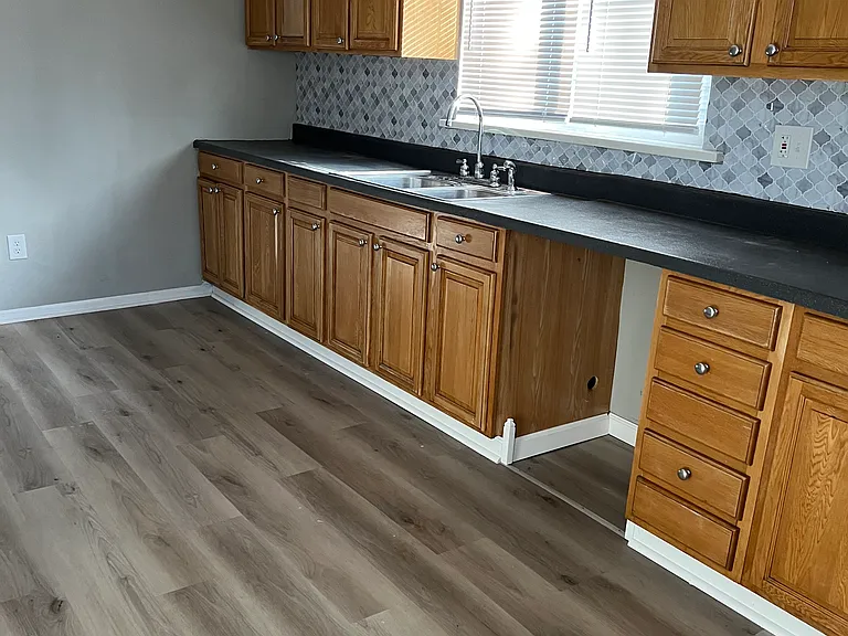 425 S Warren Ave — Photo 4