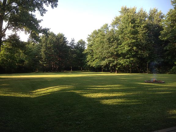 4th image of 181 Hazel Dr