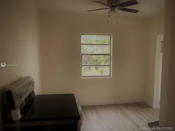 4th image of 420 NW South River Dr #2