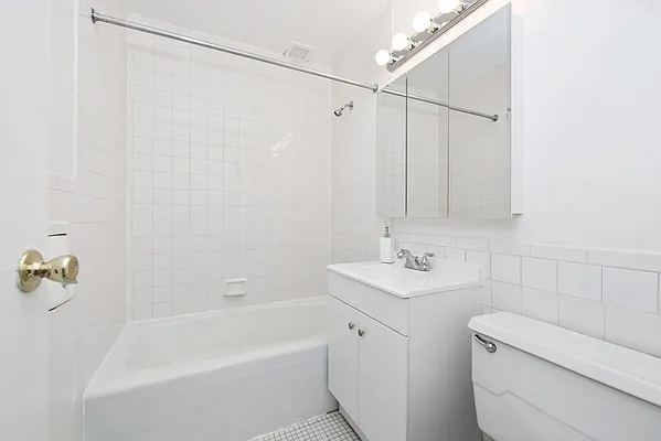 Rented by Compass | media 12