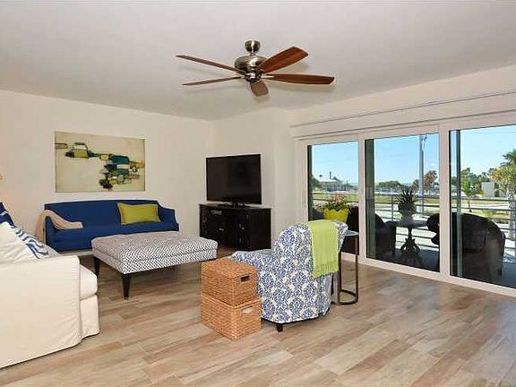 3rd image of 555 Benjamin Franklin Dr Unit 8