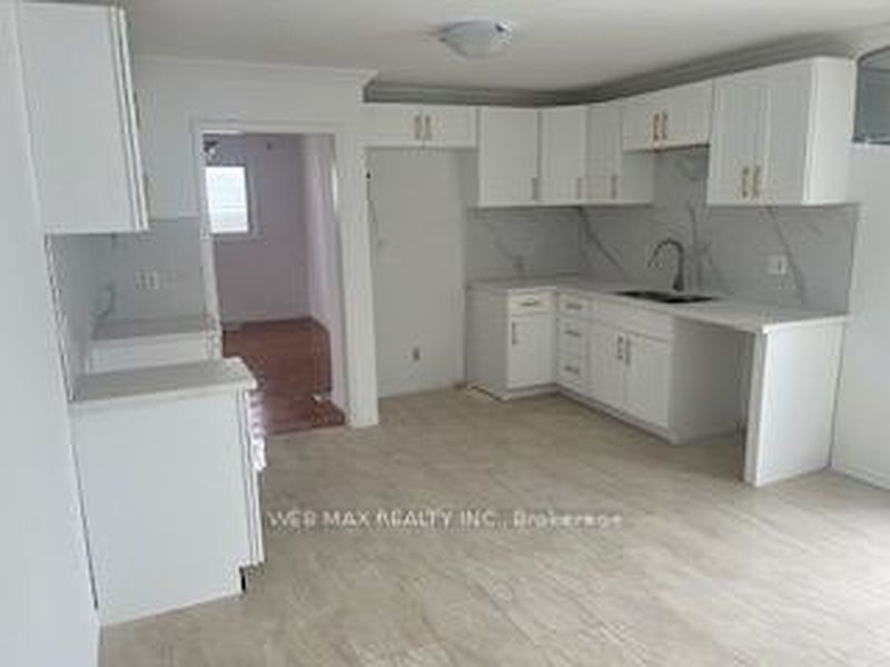 Peterborough House for rent - 5 Bedrooms — photo 2