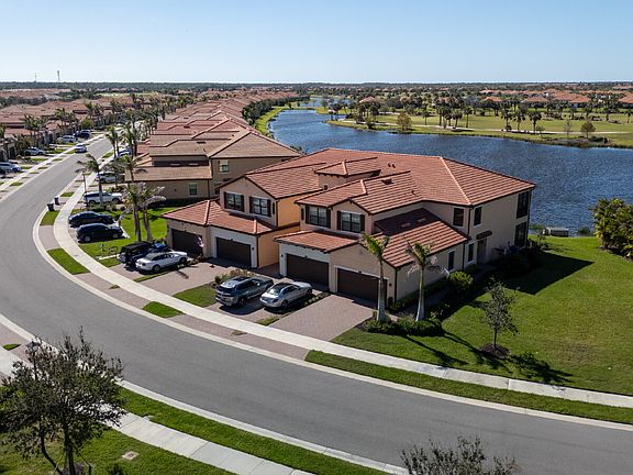 3rd image of 10820 Tarflower Dr #102
